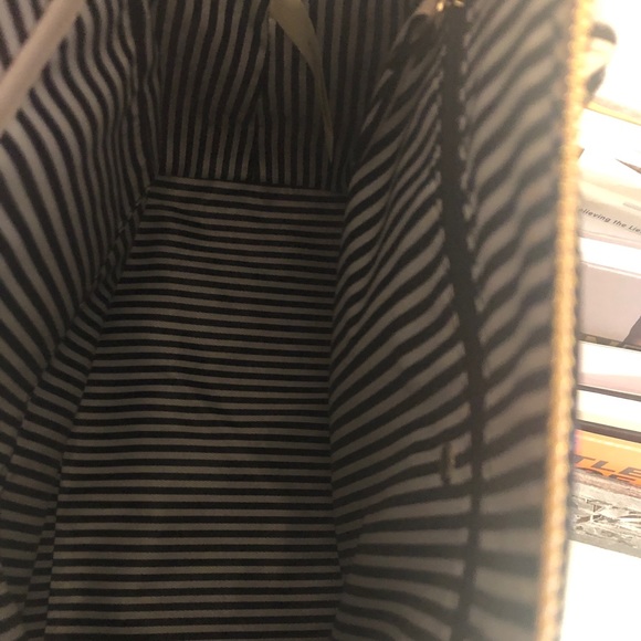 Do not use and want it in black - Picture 3 of 4